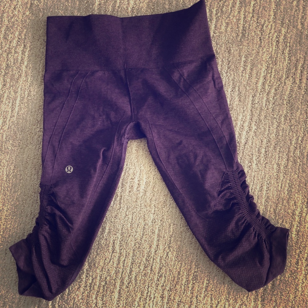 Lululemon crop (to the knee) pants